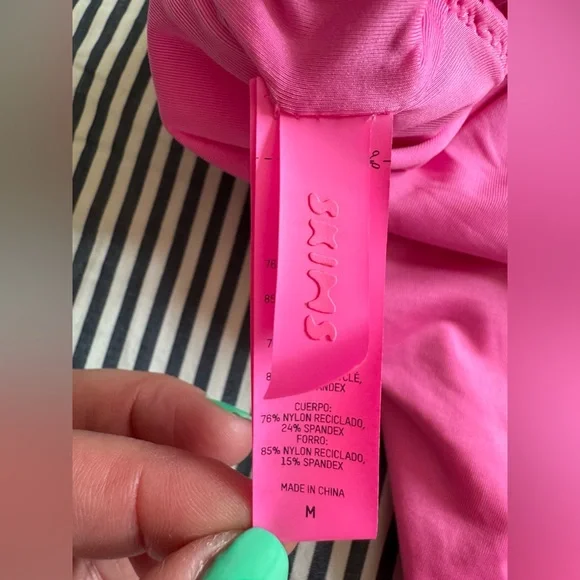 SKIMS Vibrant Pink Bikini Set - Picture 3 of 9